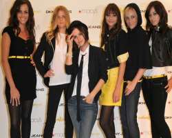 The actress owns a fashion line called Edie Rose for DKNY Jeans in 2008.